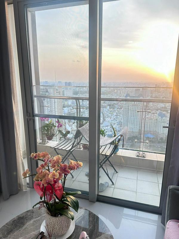 Bán căn 2PN giá 8,5 tỷ, View thành phố, full nội thất.