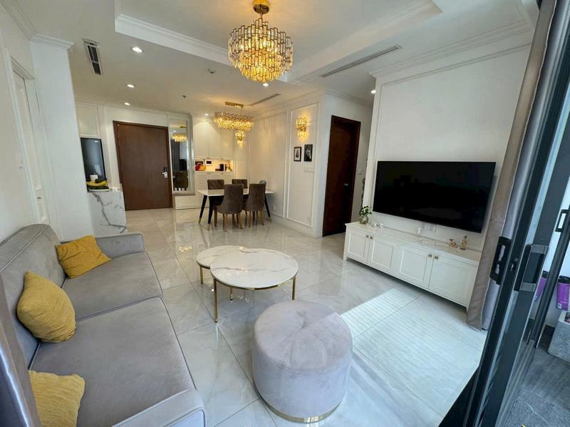 Bán 2PN tòa C2 giá 27 triệu net, nội thất cao cấp view thành phố