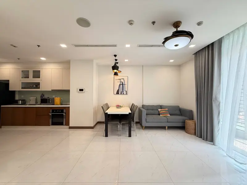 Căn 2PN tòa P6, có sửa layout hợp lý, view thành phố